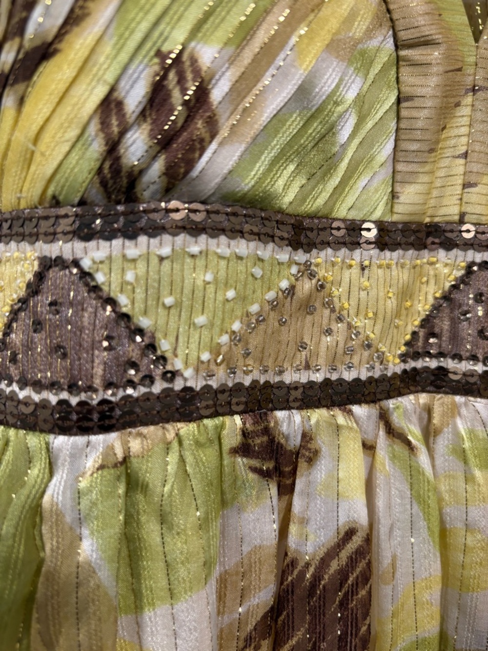 BCBGMAXAZRIA Silk Metallic Halter Maxi Gown, an iconic Y2K-era formal dress - Picture 4 of 9